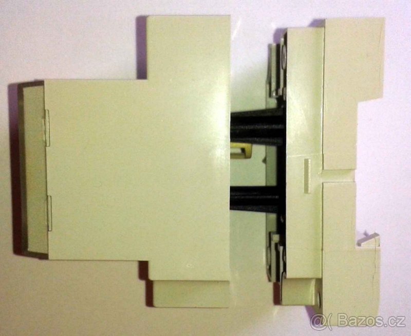 Krabička na měřící přístroj na DIN