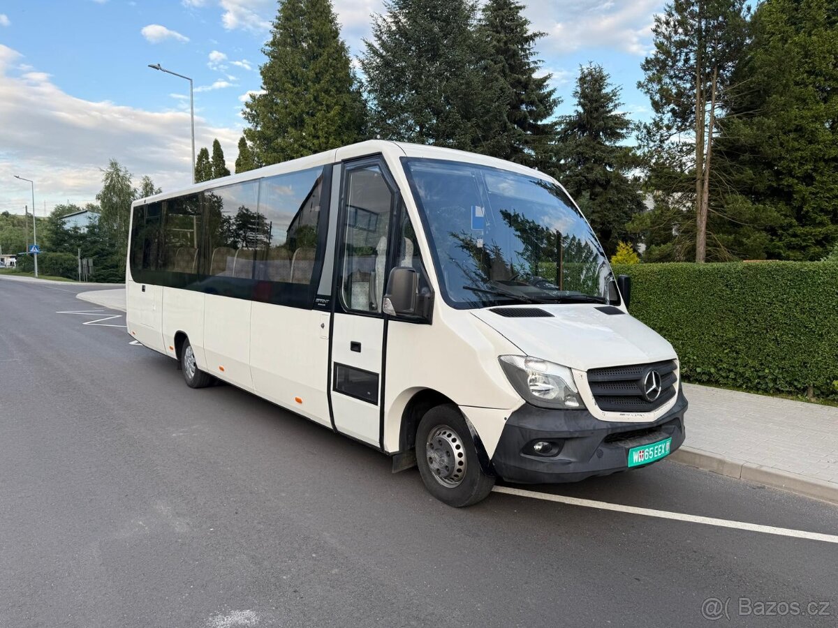 Mercedes-Benz Sprinter 716 Kutsenitz
