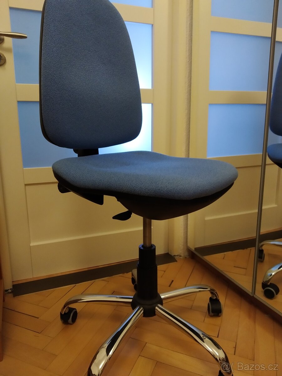 židle otočná za odvoz