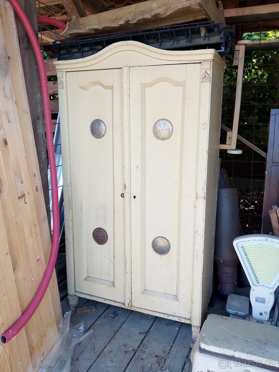 Stará dřevěná špajska