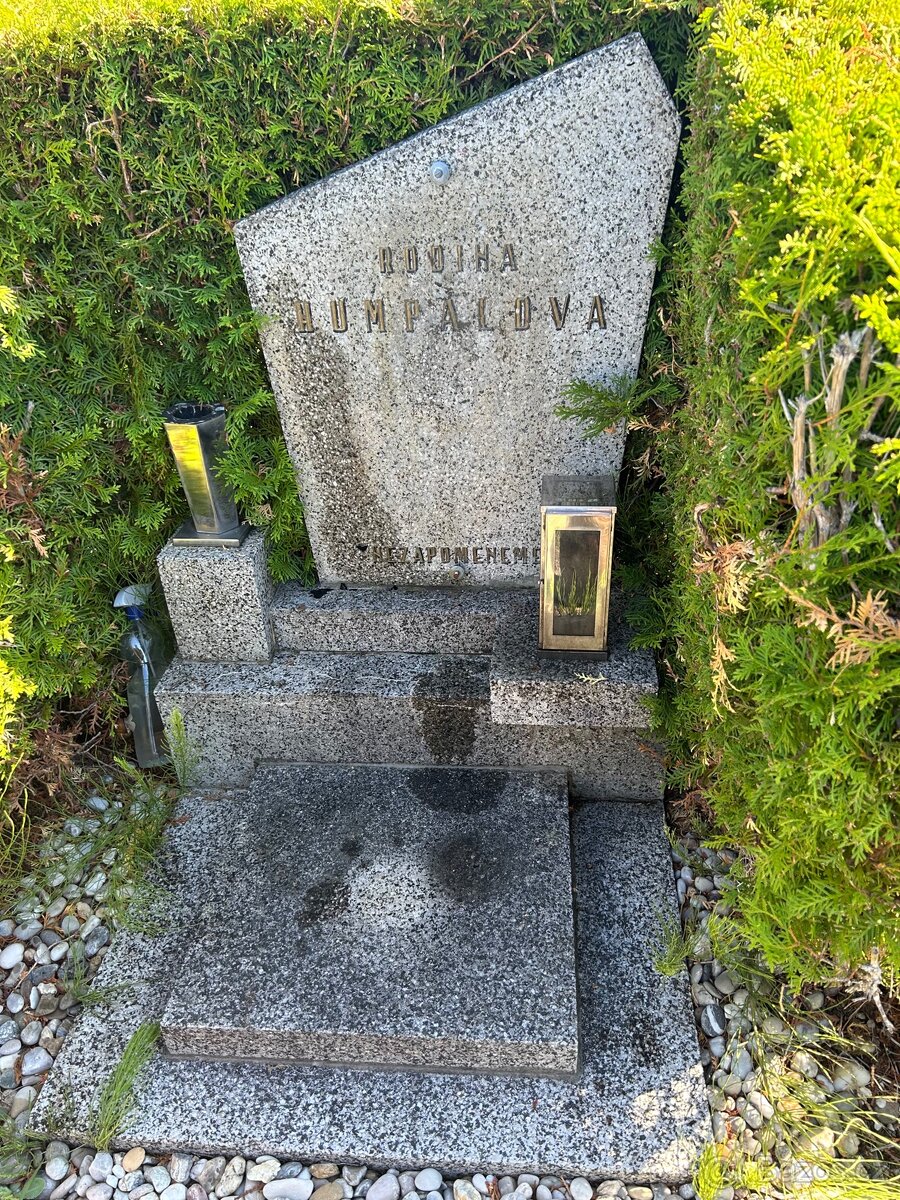 Urnový hrob