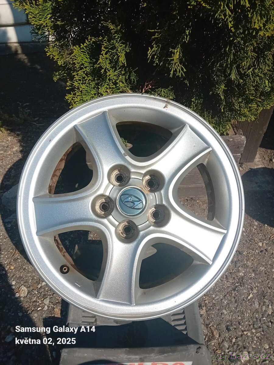 elektrony Hyundai 16"