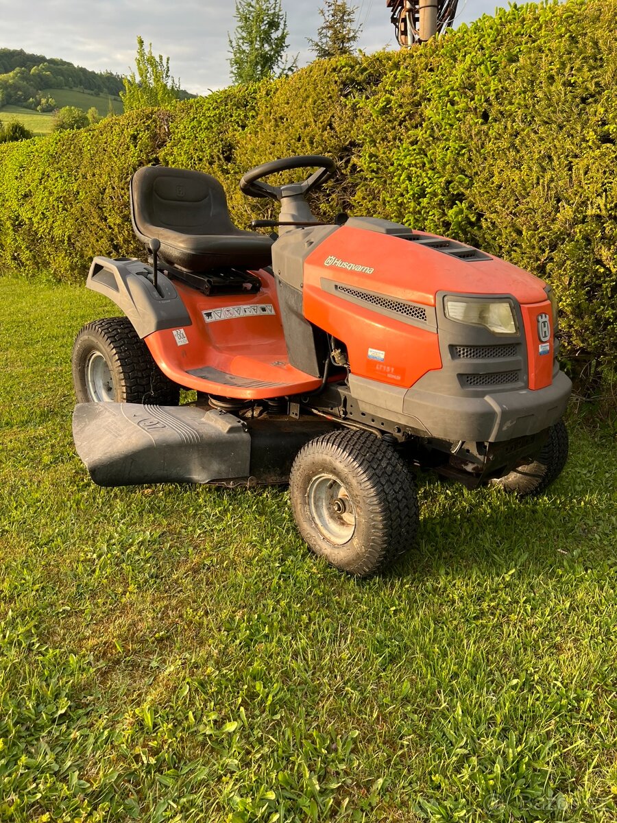 Zahradní traktor Husqvarna LT 151
