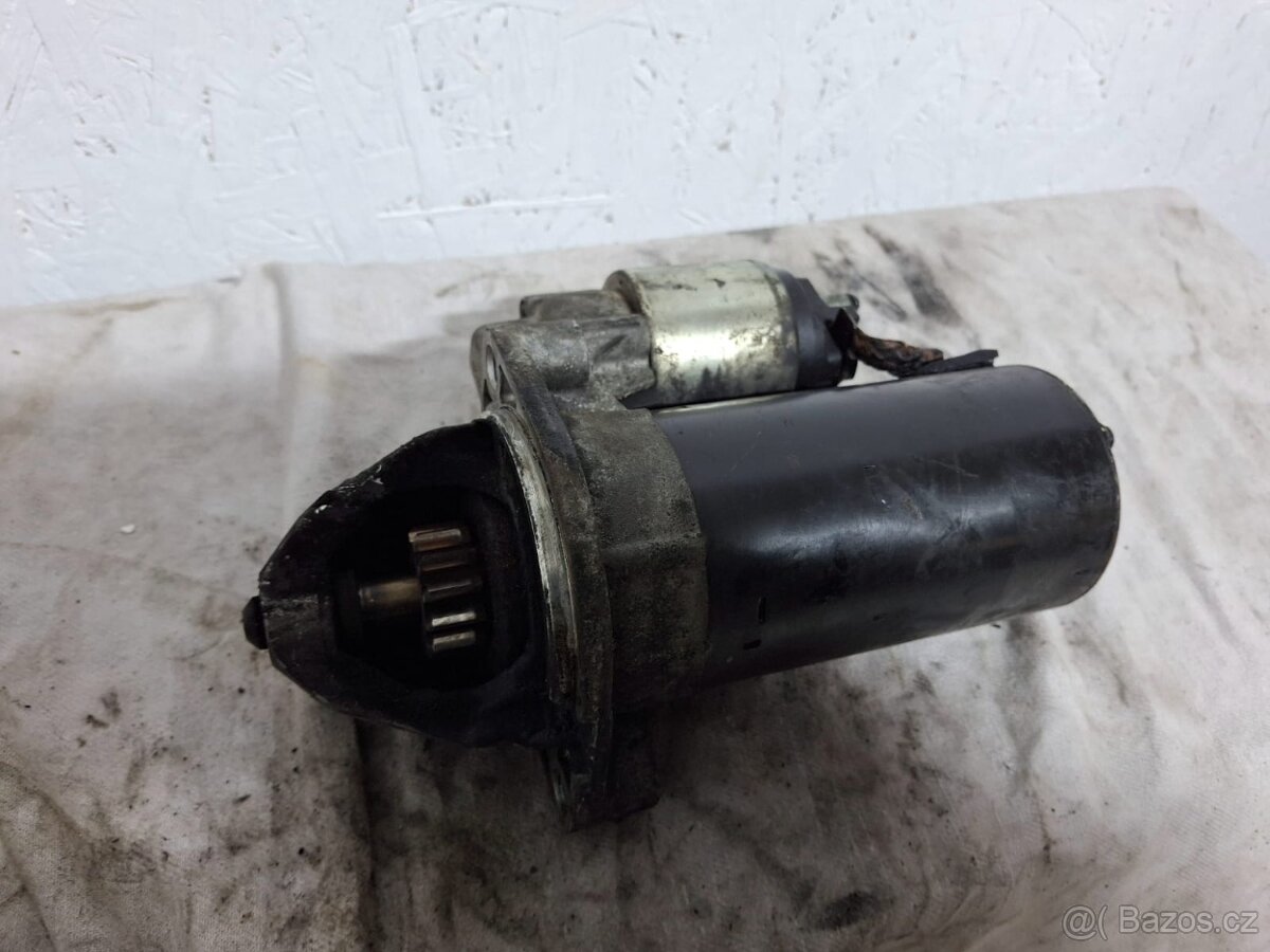 Startér motoru 1 005 831 423
