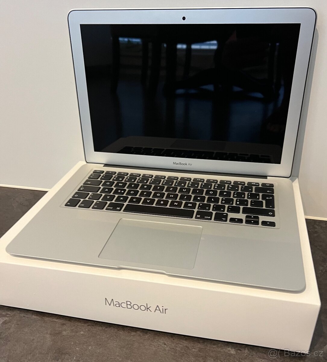 MacBook Air 13" 2015 8GB / 128GB SSD, 100% vzhled a stav.
