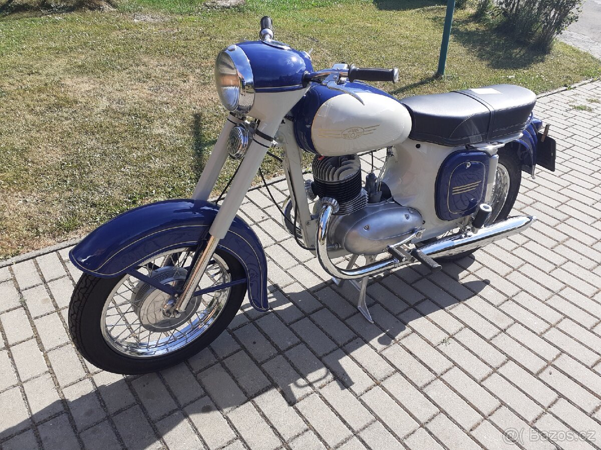 JAWA 250 typ 353 Normandia