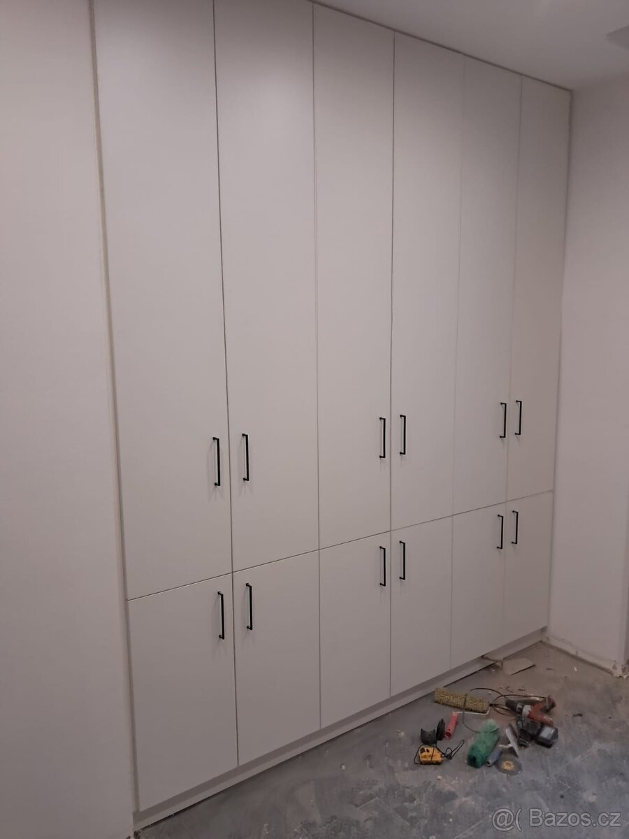 Vestavěná skříň 290x230x60