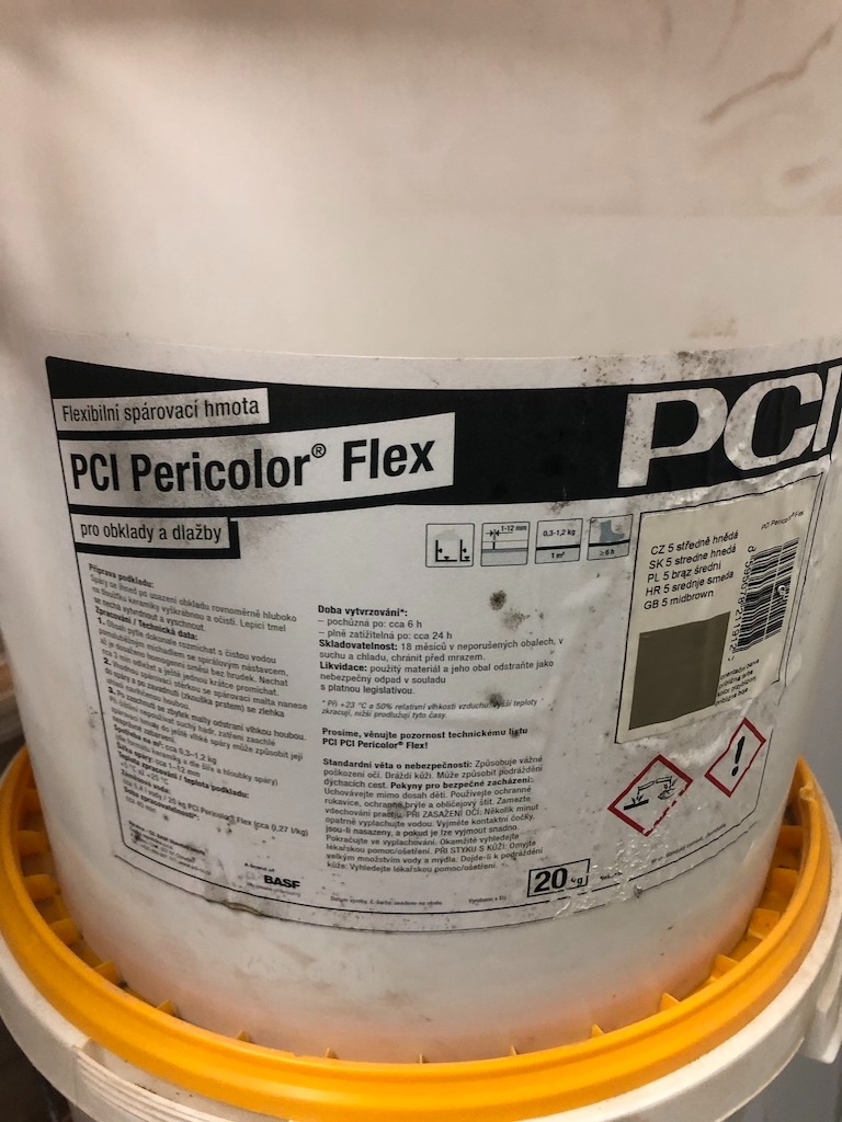 Flexibilní spár. hmota PCI Pericolor - středně hnědá 20kg