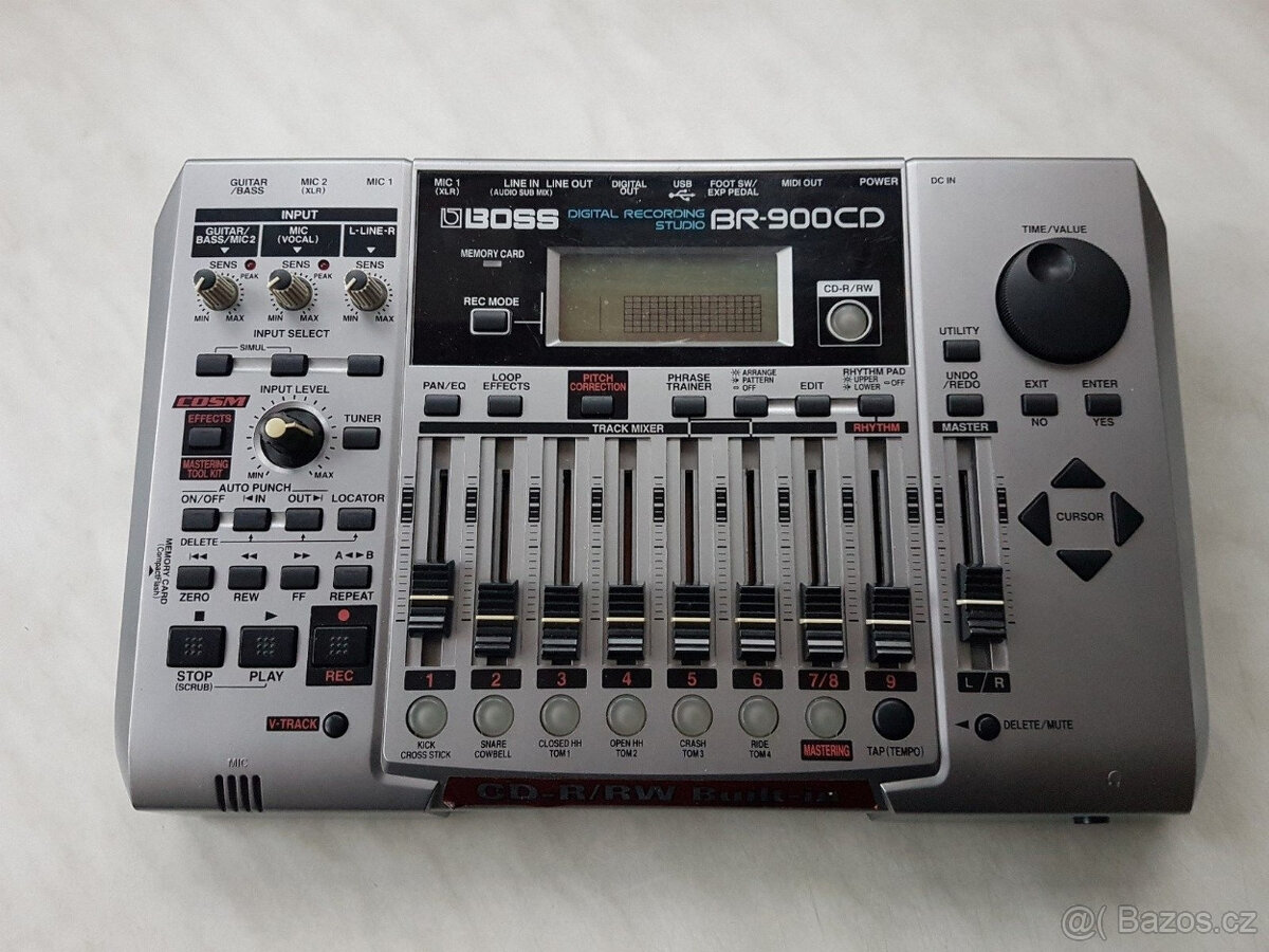 Digitální nahrávací studio BR-900CD v špičkovém stavu nejen