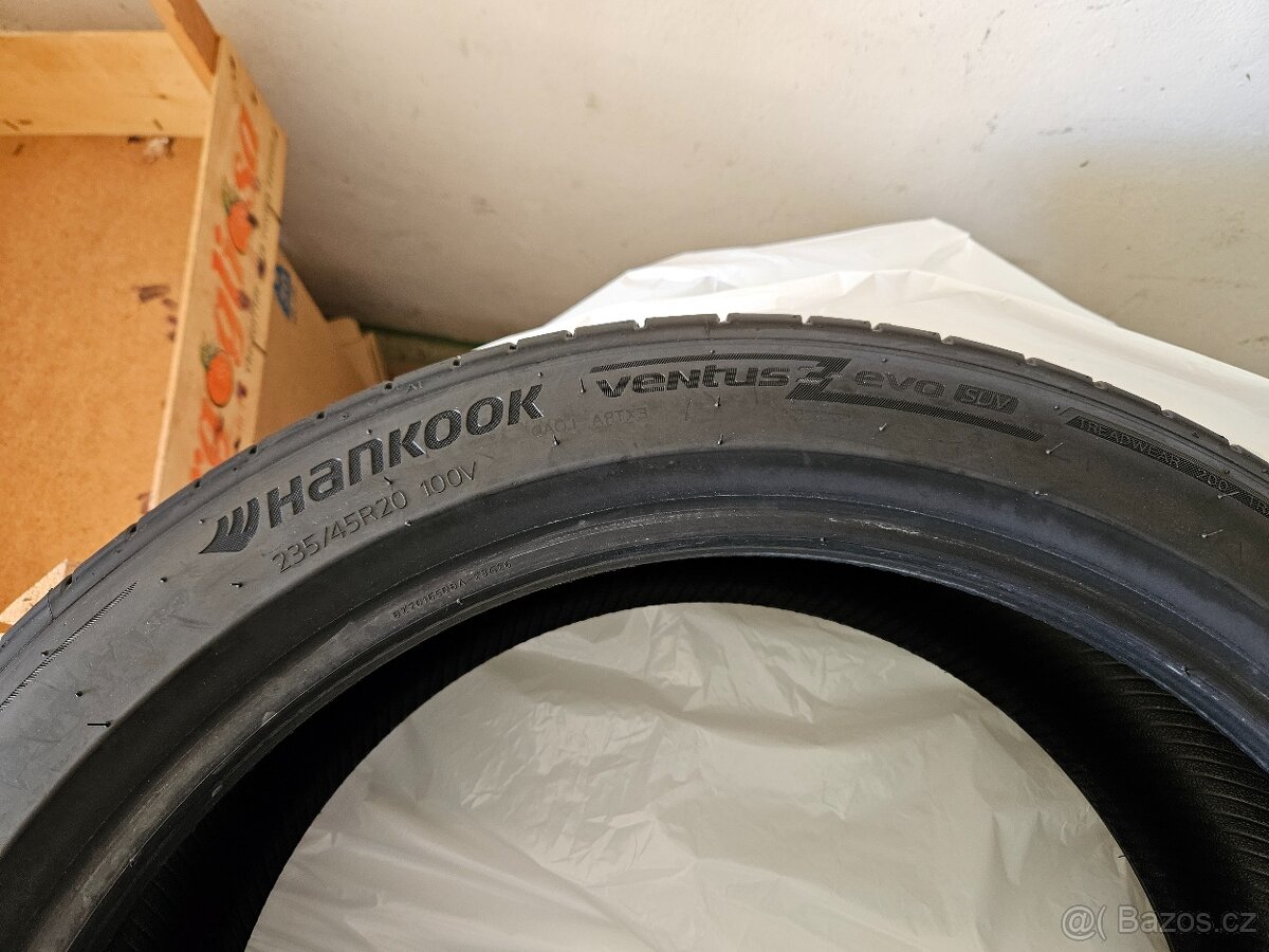4ks letní pneu Hankook Ventus Evo SUV XL 235/45 R20 100V