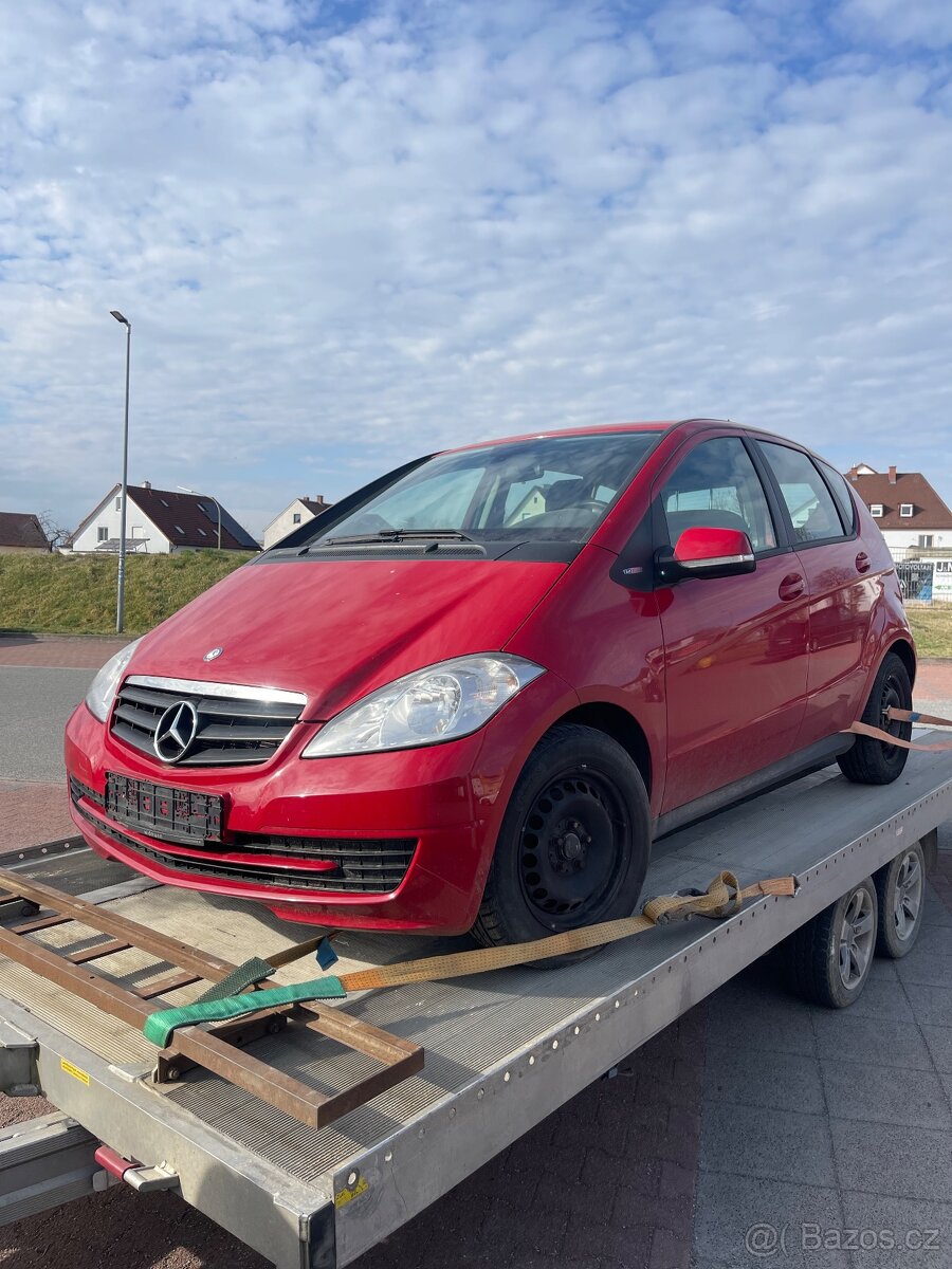 Mercedes benz A 169 2011