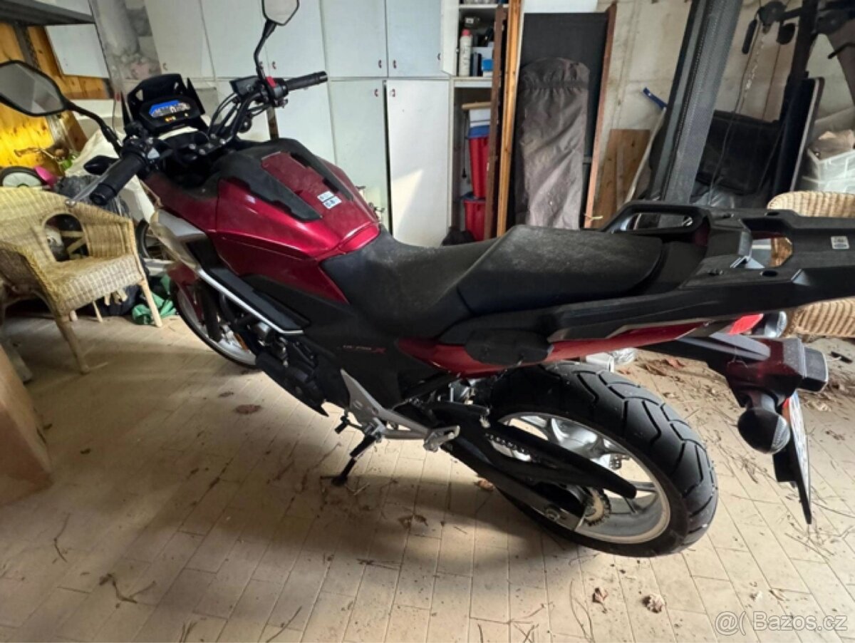 Prodám HONDA NC 750 X 1782 KM