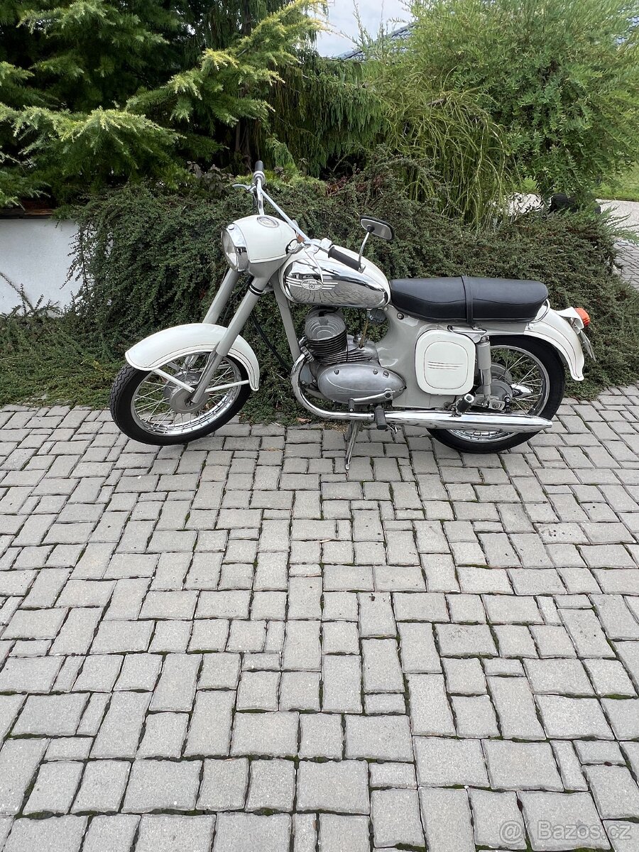 Prodám Jawa Sport 350/361 s doklady rok 1964 sbírkovy kus