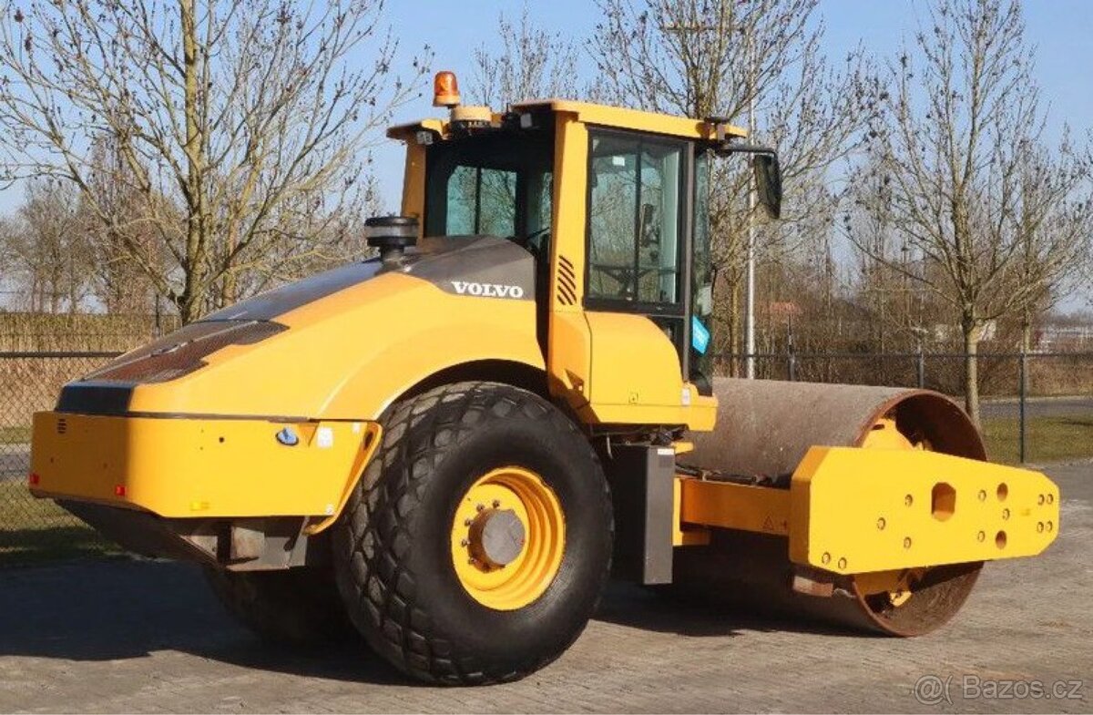 16t válec zemní