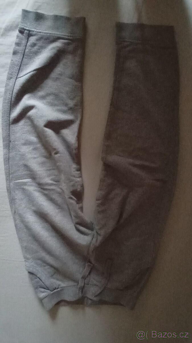Bavlněné unisex bavlněné tepláky zn.F&F vel.122