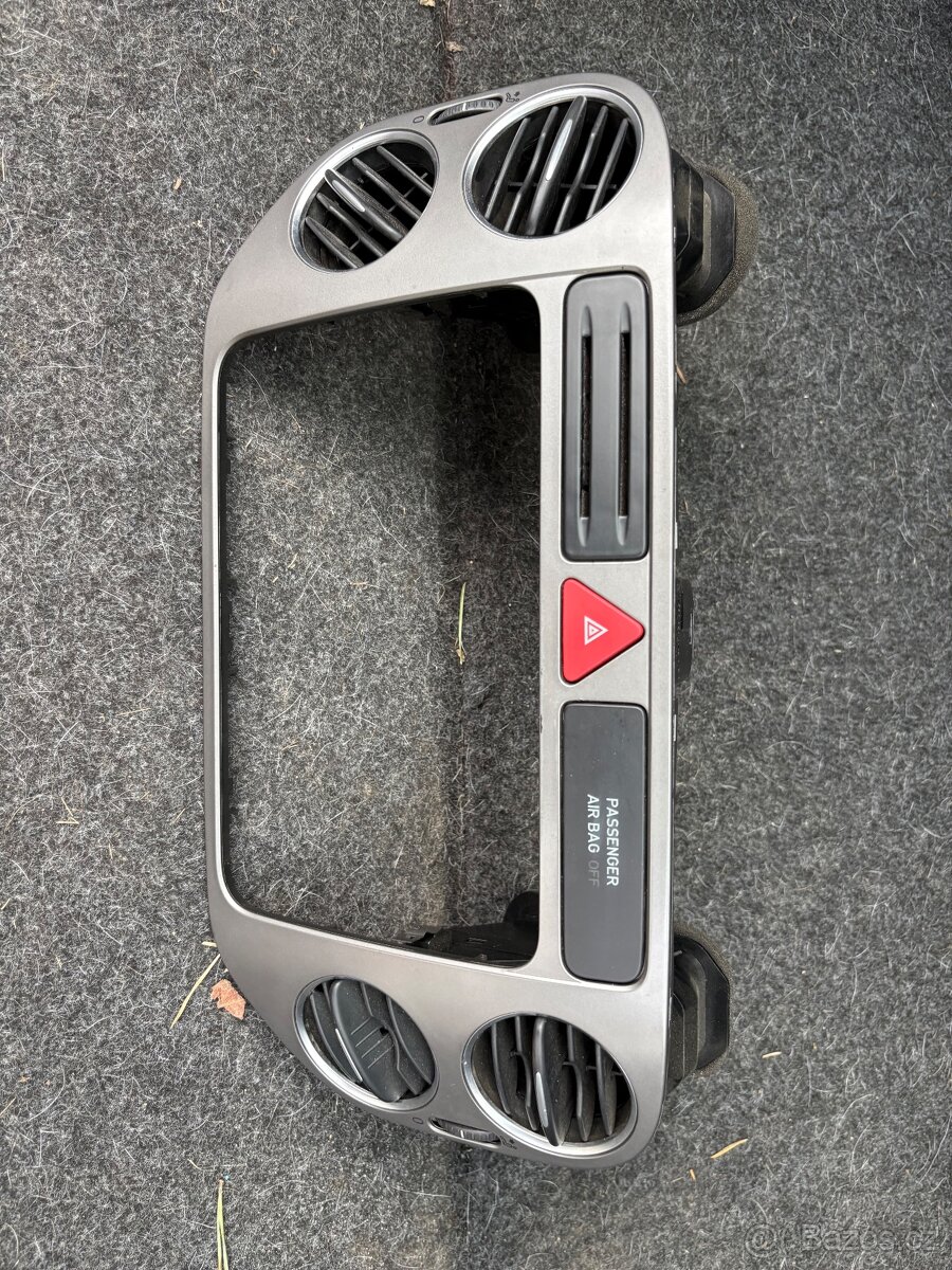 Mřížka topeni Vw tiguan 5n 5M0858071K
