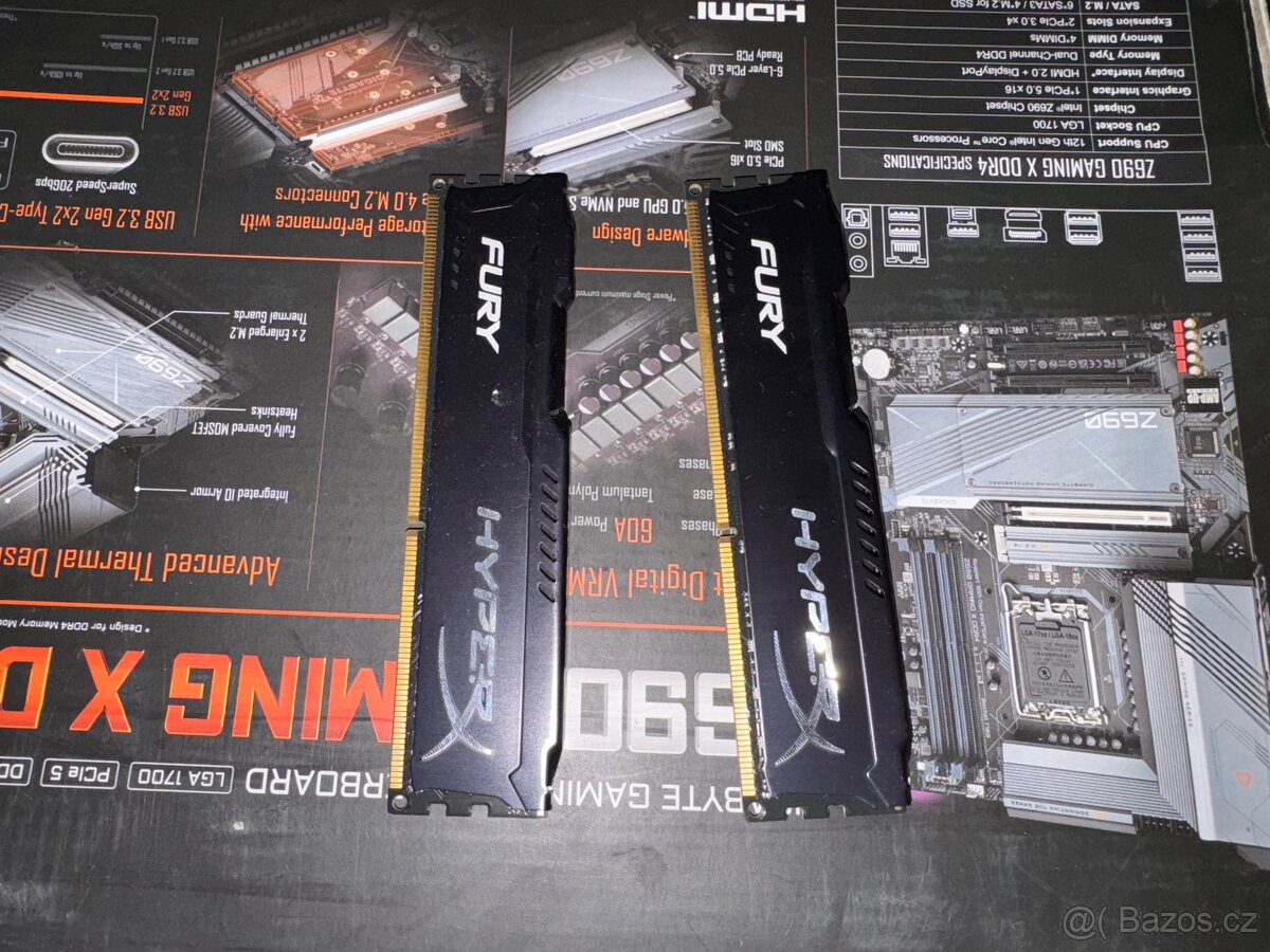 2x8 GB paměti RAM DDR3