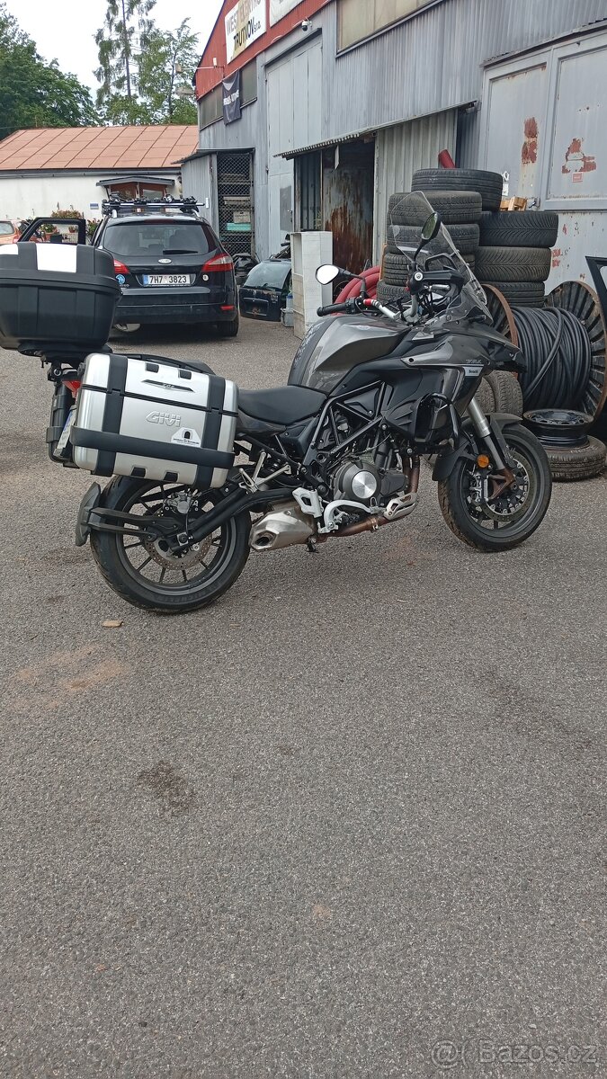 Prodám motorků Benelli Tráveli TRK