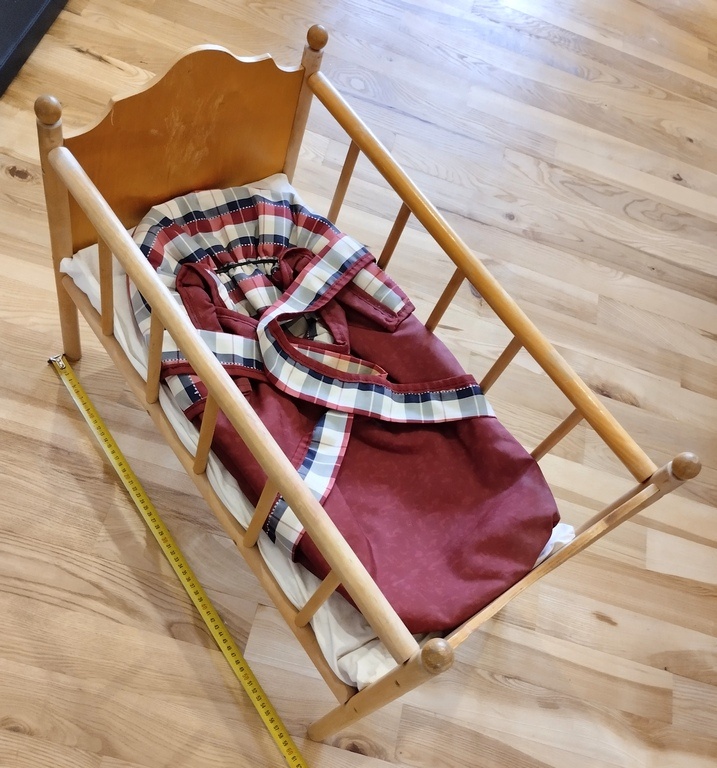 Dřevěná postýlka na velkou panenku + zavinovačka