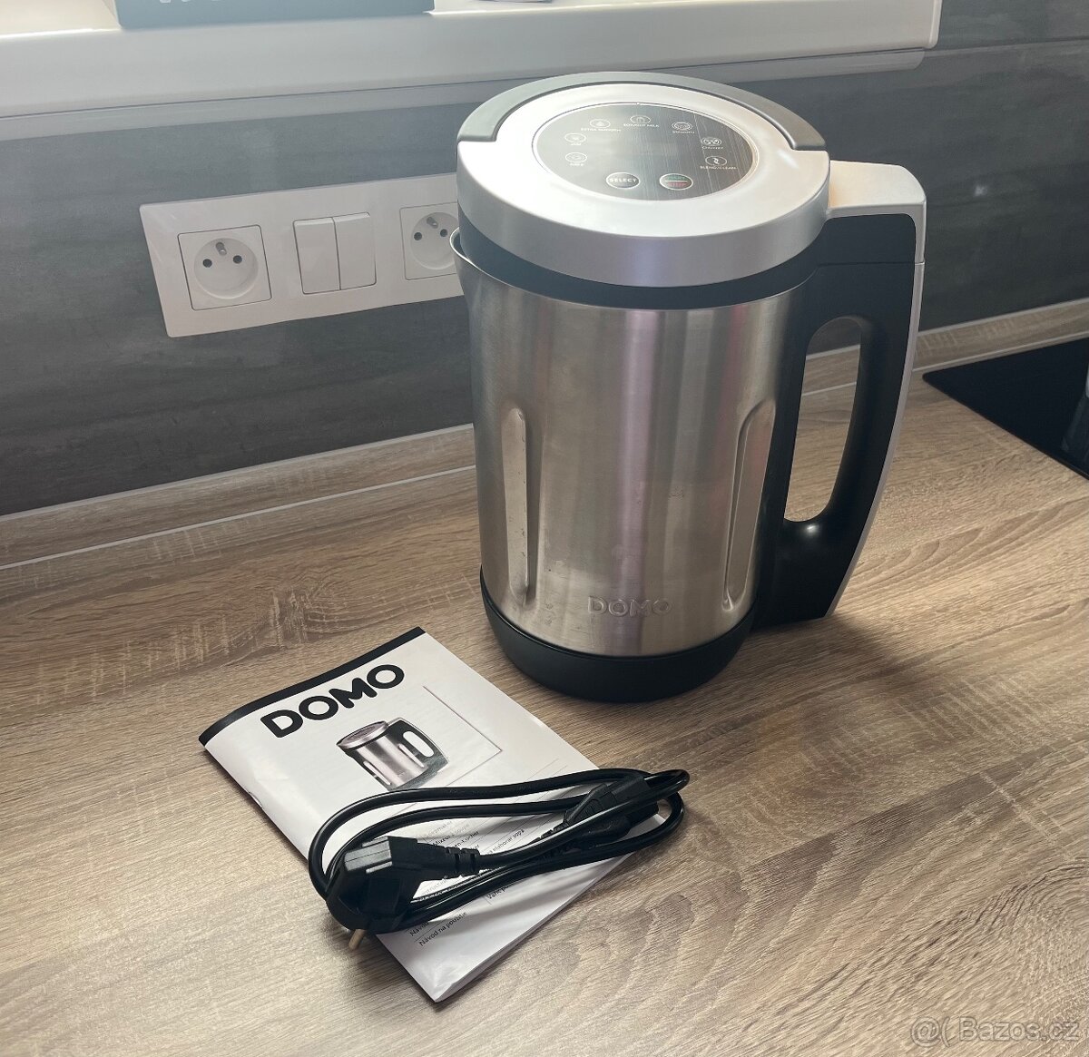 Polévkovar Domo 2,2l