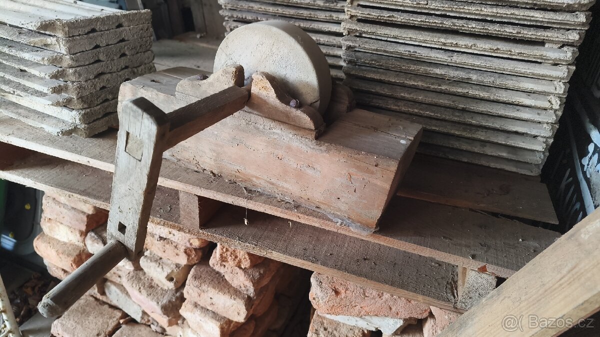 Prodám starý brus jako dekoraci