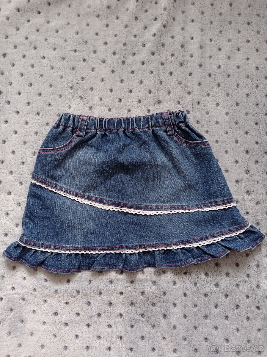 Dívčí sukně