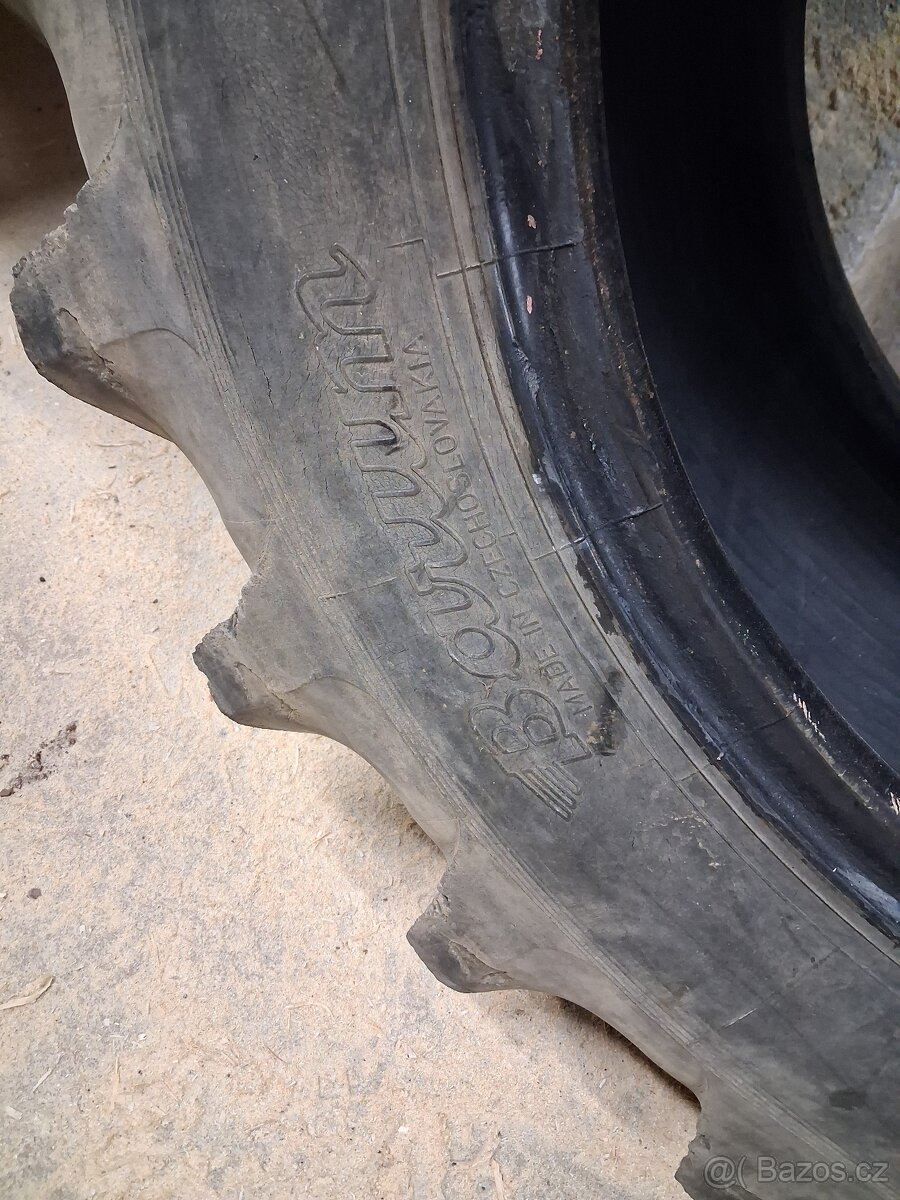 prodám pneu 16,9-30