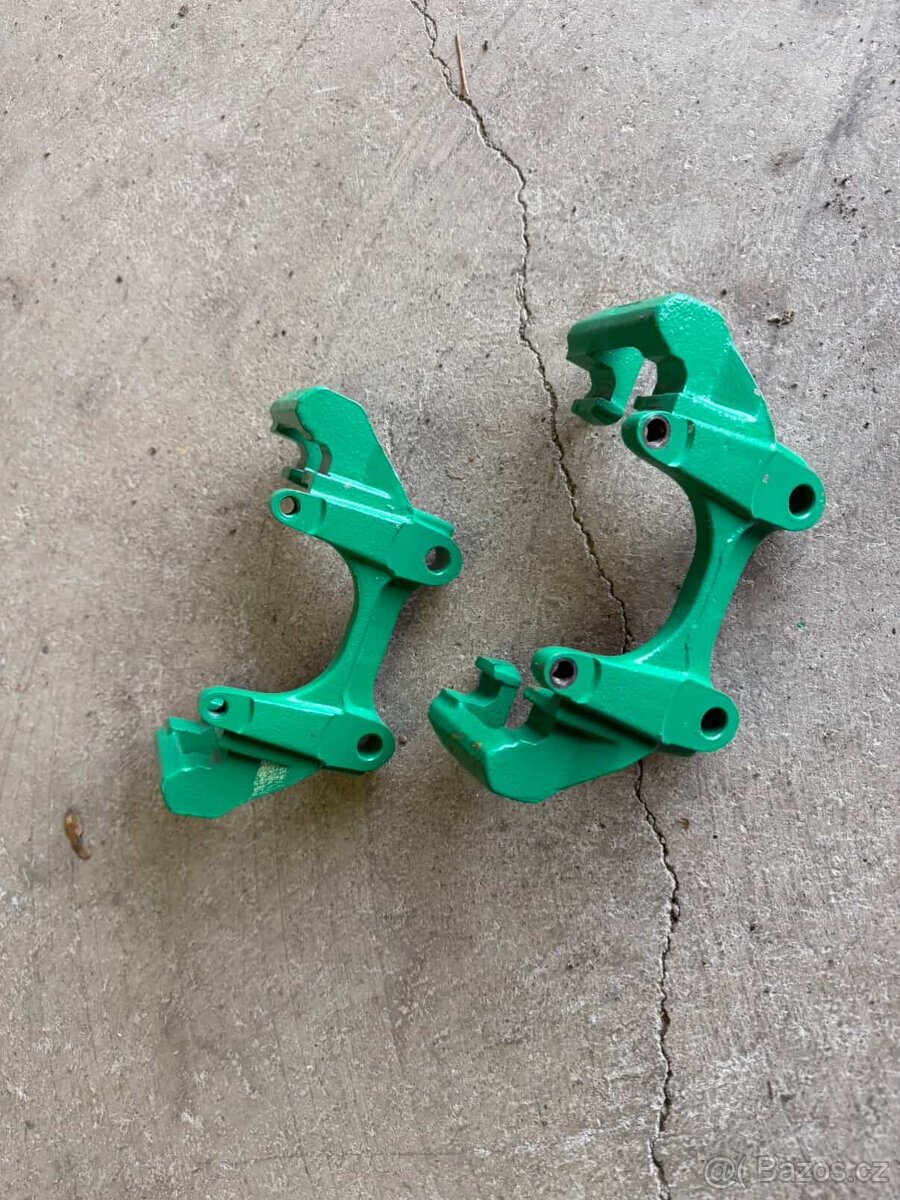 Držáky předních brzdových třmenů Octavia 1 RS
