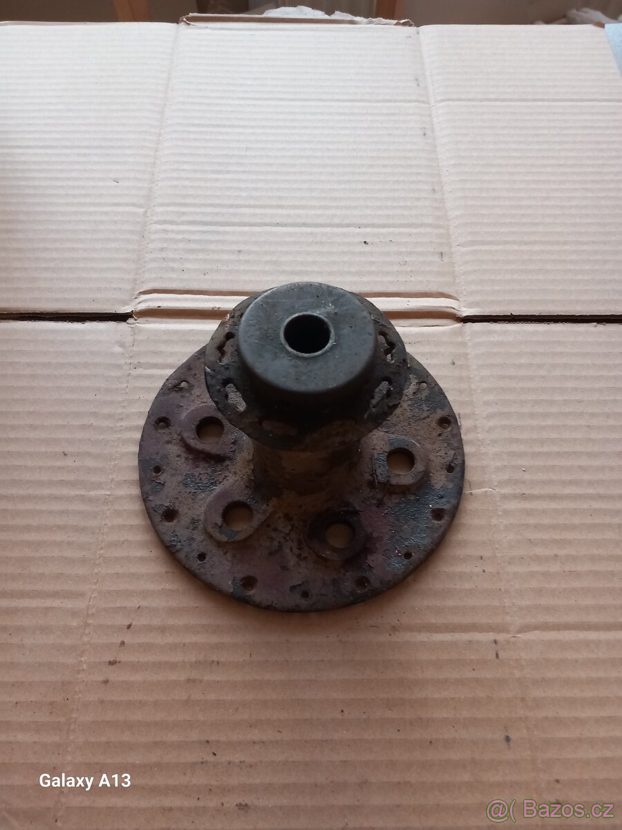 střed zadního kola cz 150c