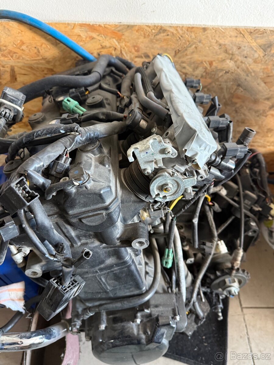 SUZUKI GSX-R 1300 HAYABUSA MOTOR ZÁRUKA STARTOVÁNÍ