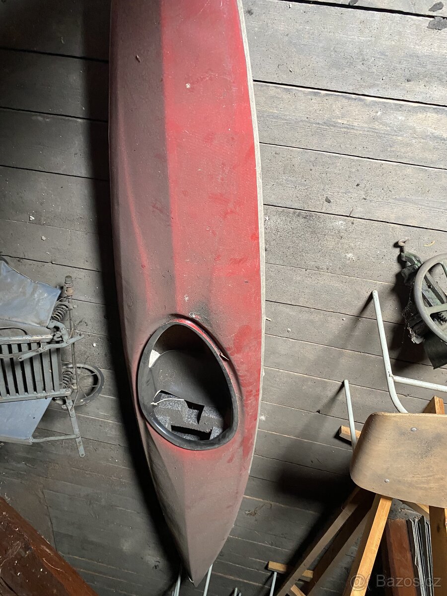 Kajak laminatovy 340 cm cerveny jednosedak