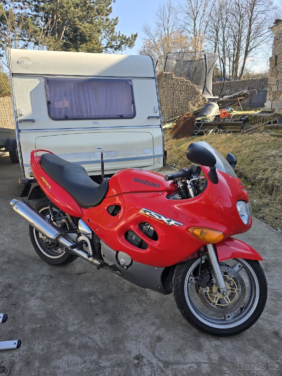 Prodám, vyměním Suzuki GSXF 600, r.v. 2001 nová STK