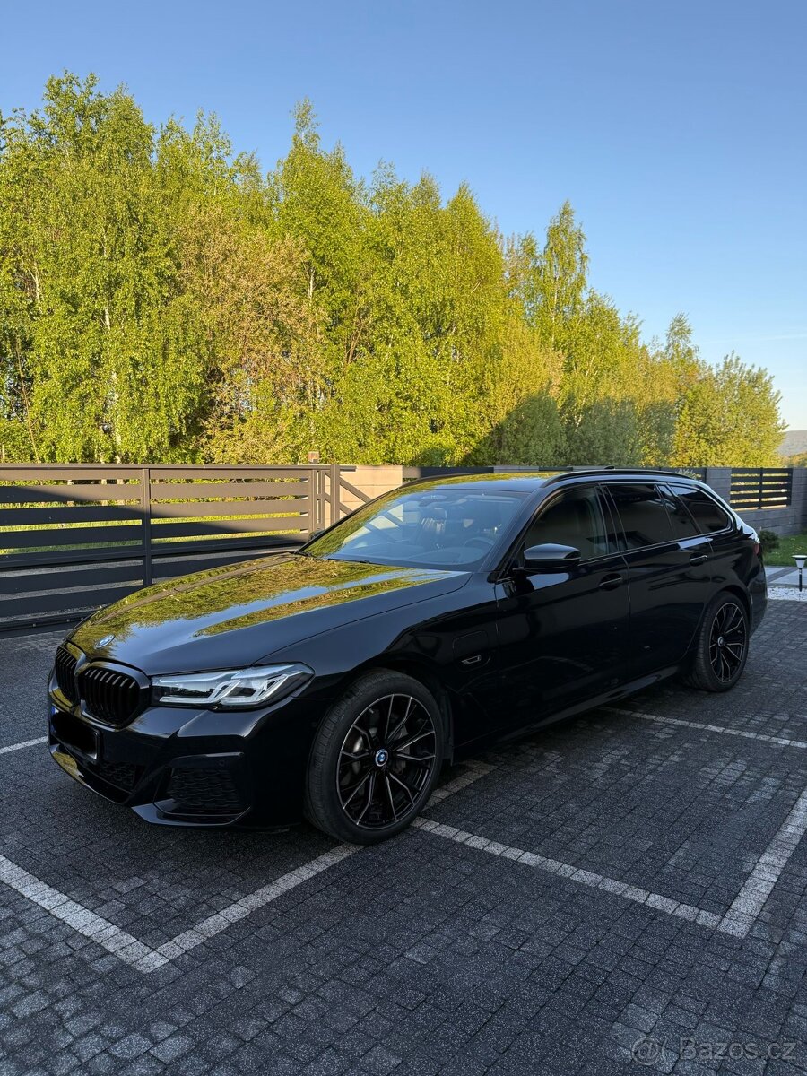 BMW 530e X-Drive Plug-in hybrid M Packet, rok 2021