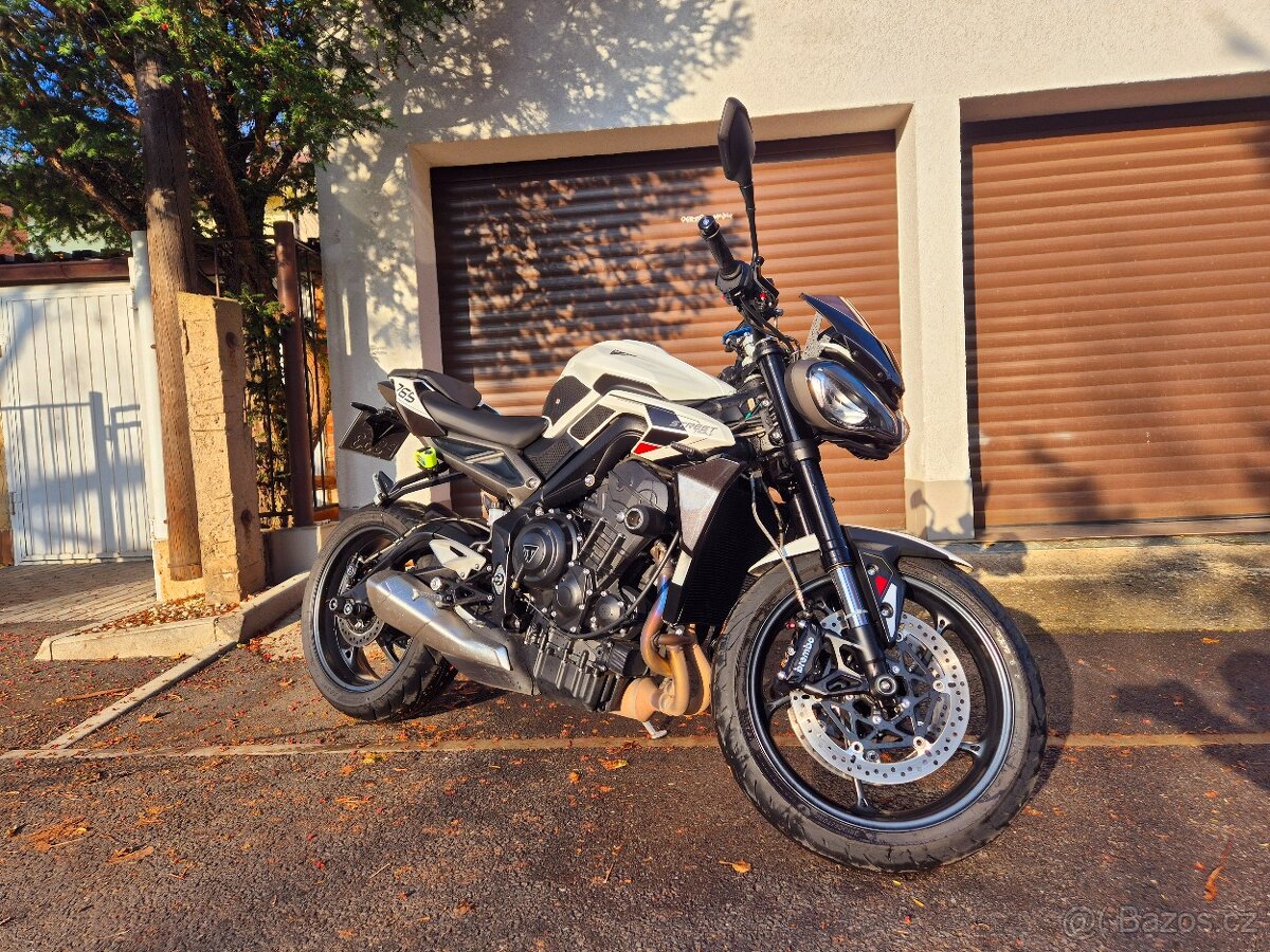 TRIUMPH STREET TRIPLE 765 R 2024