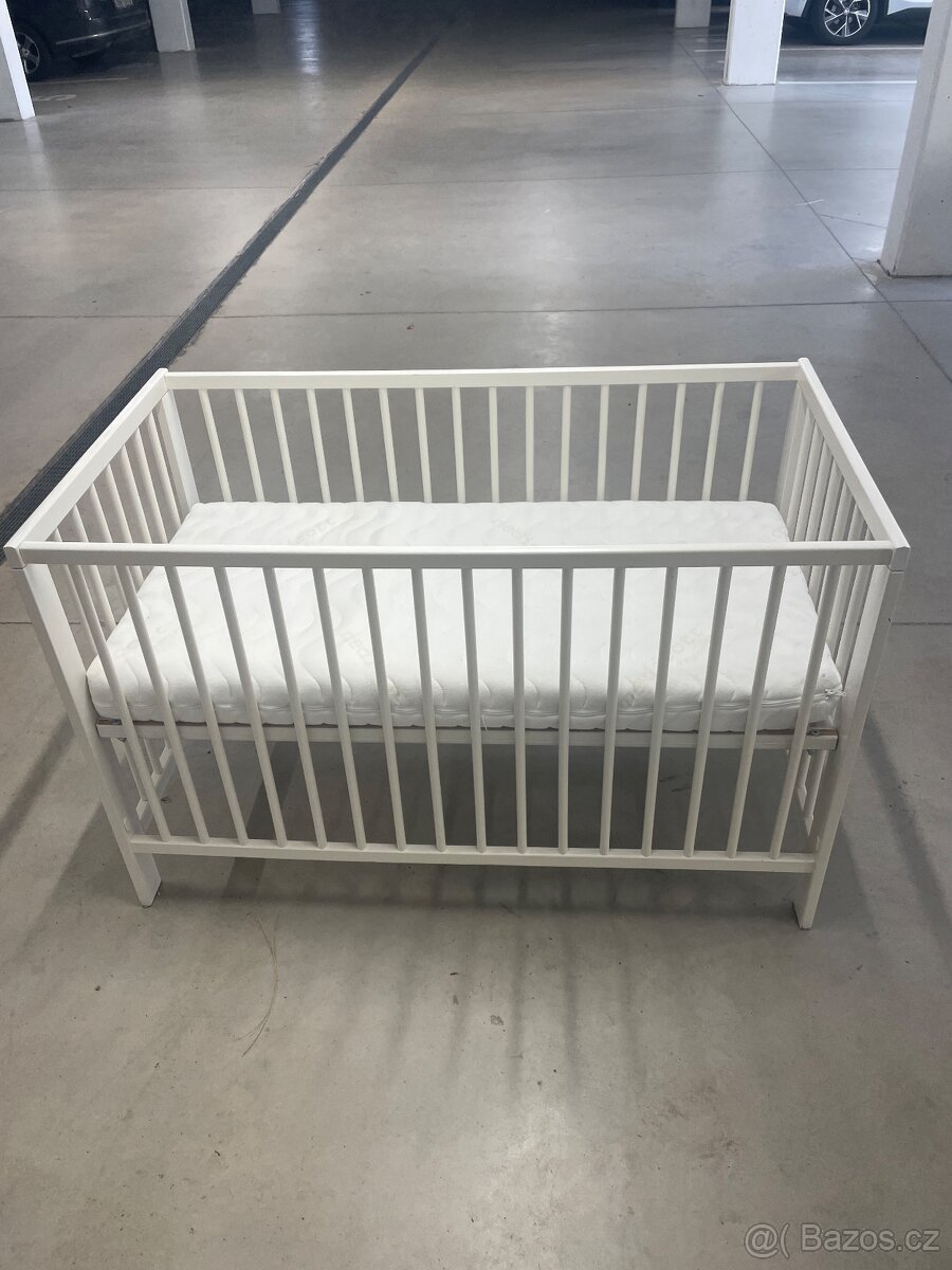 Dětská postýlka IKEA sniglar + matrace