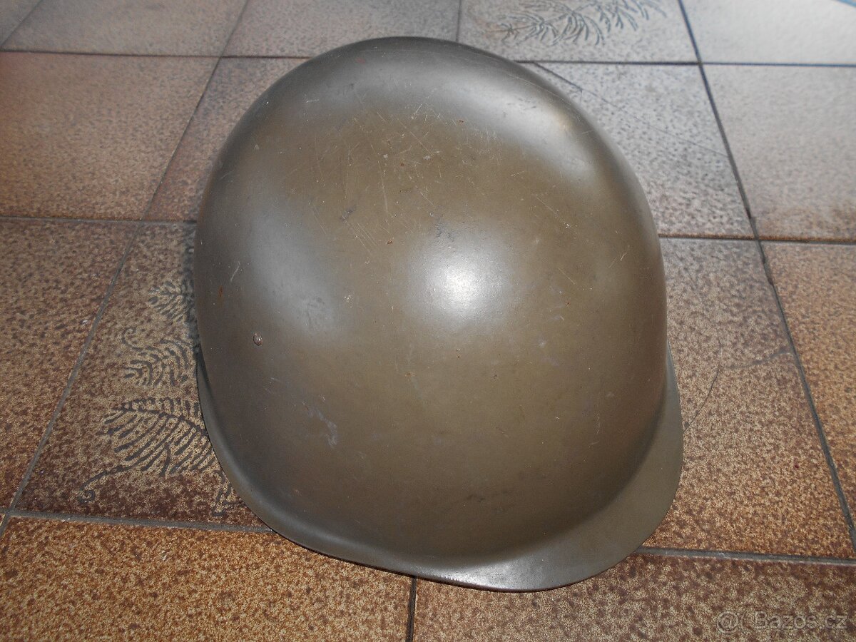 Vojenská helma - přilba