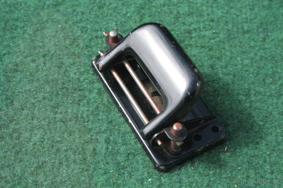 Stará retro mini kancelářská děrovačka KIN