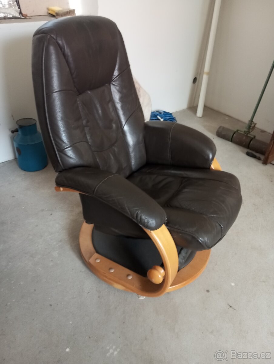 Křeslo otočné kožené polohovatelné