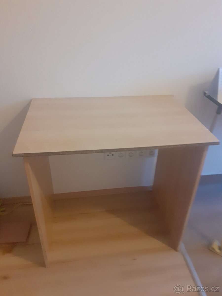 Psací stůl