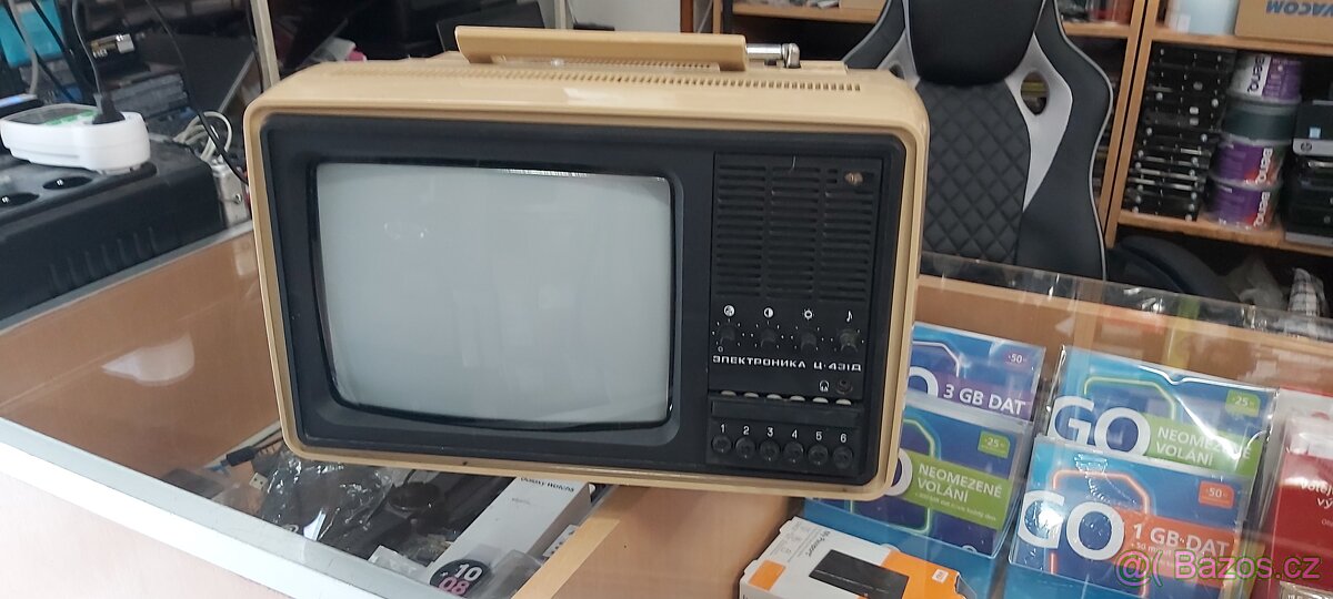 CRT televize