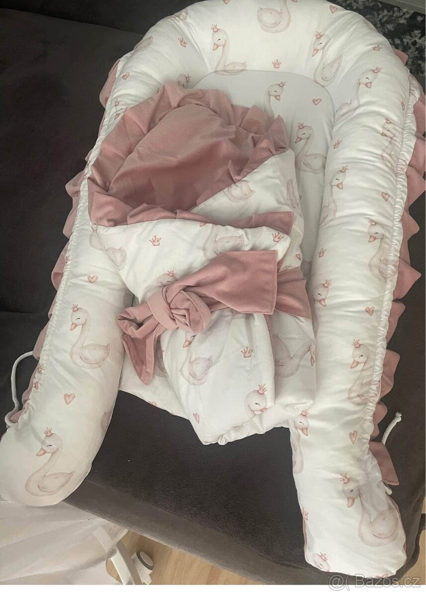 Prodám hnízdečko , zavinovačka a mantinel