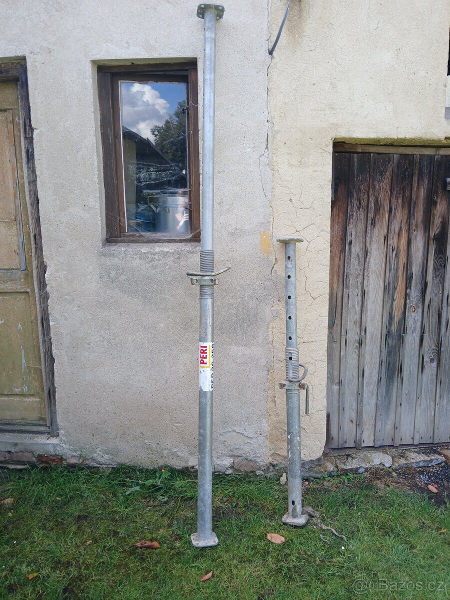 Stavební Peri stojky