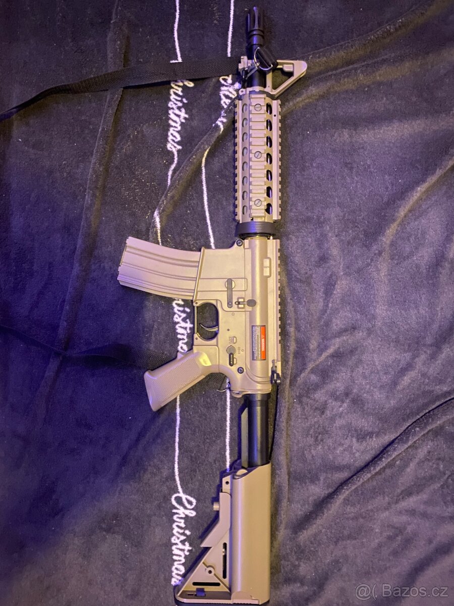 Airsoftová zbraň m4