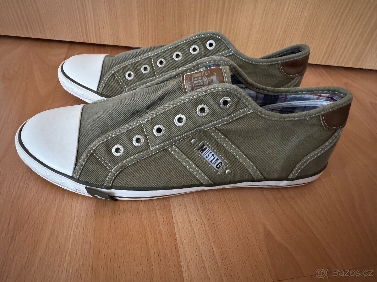Pánské plátěné slip on tenisky Mustang vel. 43