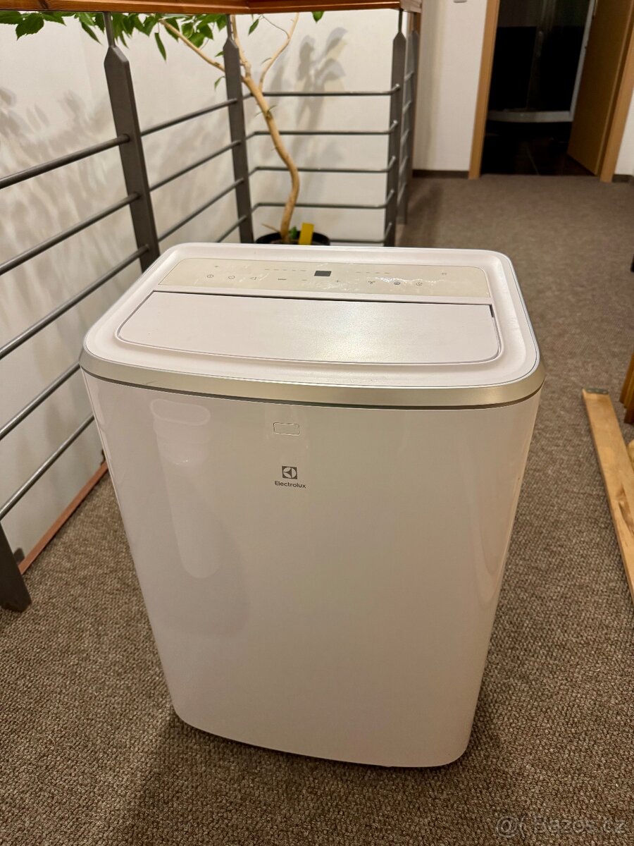 Mobilní klimatizace Electrolux EXP34U339HW