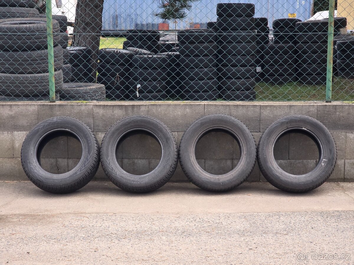 215/65/16 Zimní pneumatiky Nokoan WR D4 a SUV 4