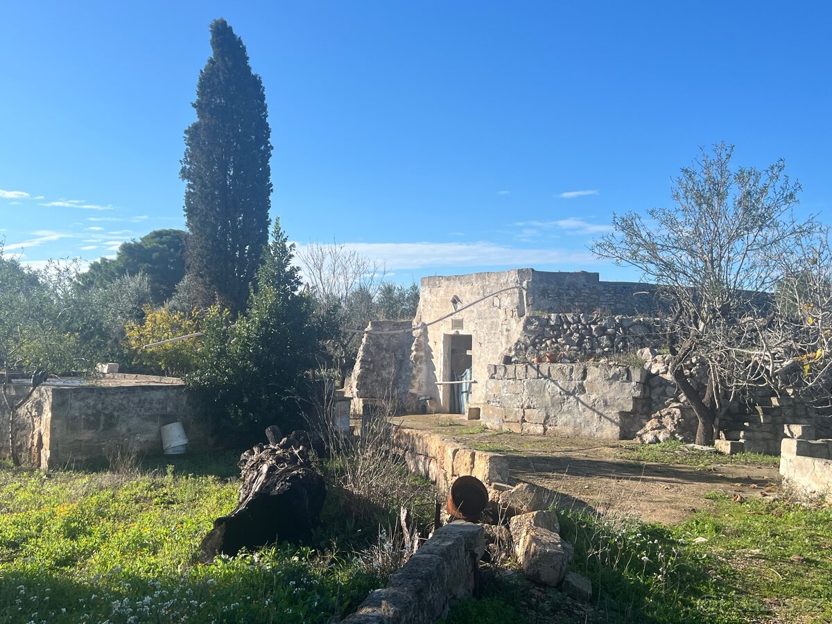 Stavebni pozemek 12.000m2 u moře🇮🇹