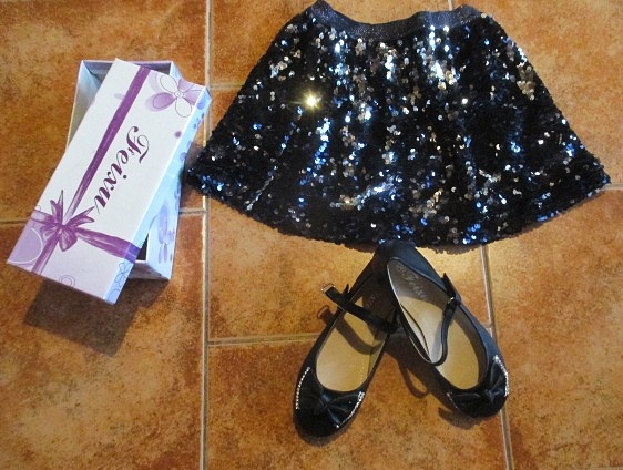 Nové dívčí boty, vel. 34 + nová sukně