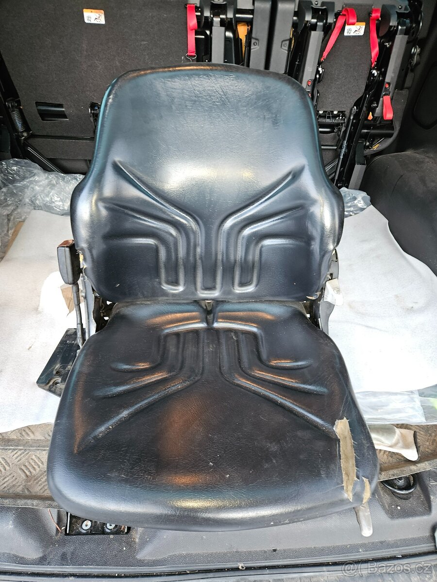 Grammer - mechanická sedačka