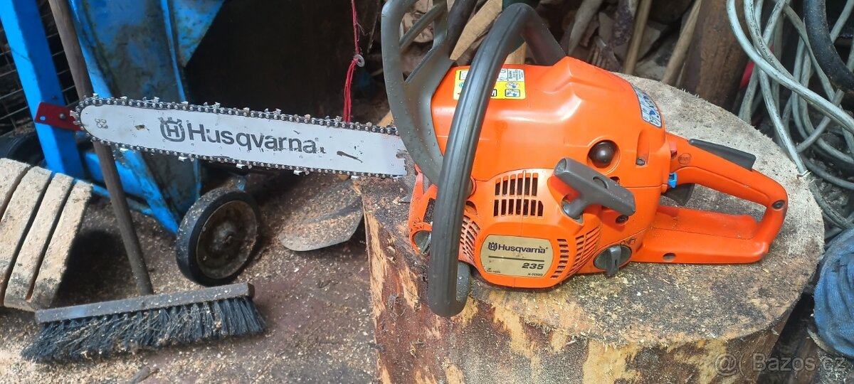 Motorová pila Husqvarna 235
